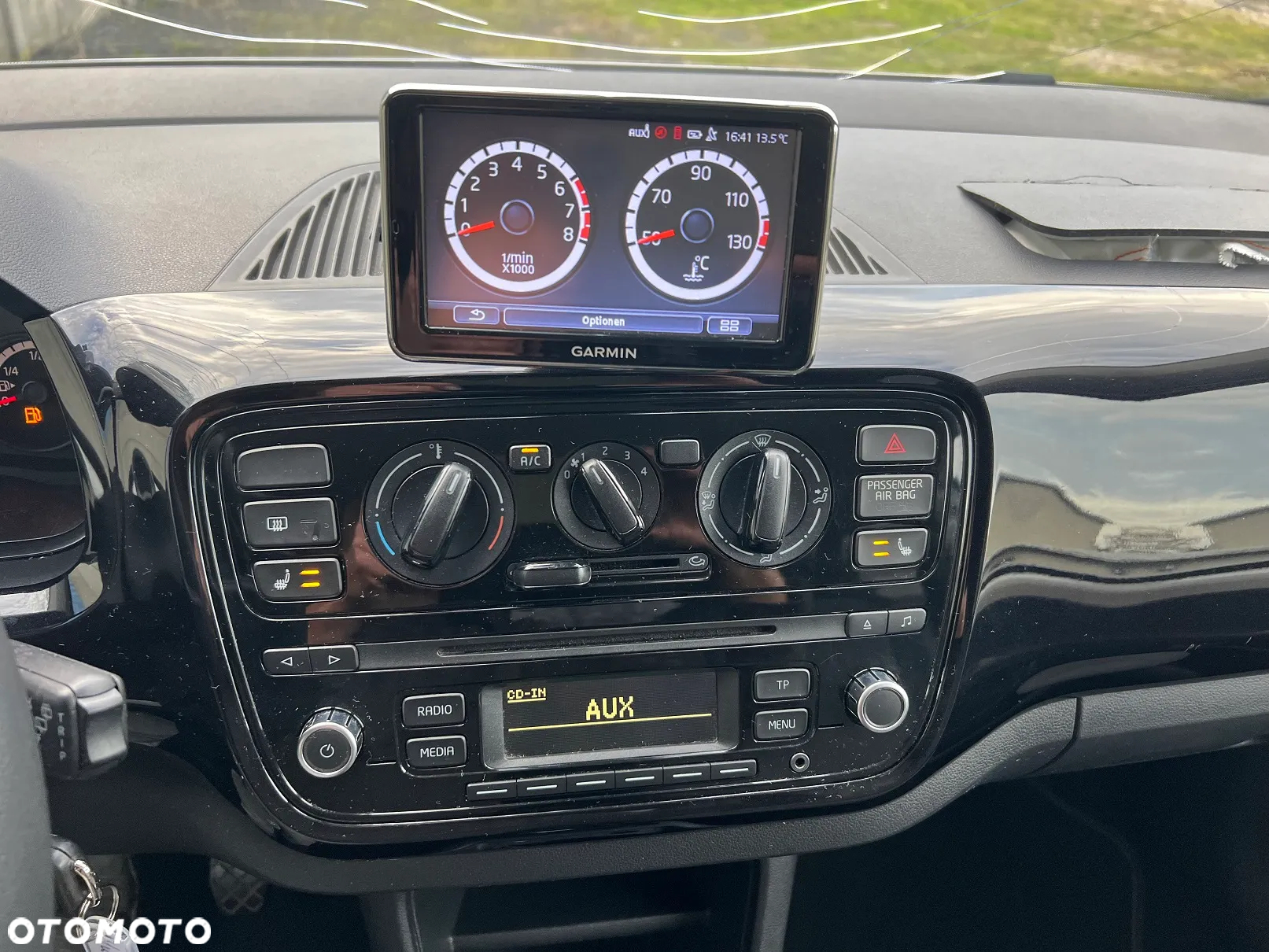 Volkswagen up! (BlueMotion Technology) move - 34