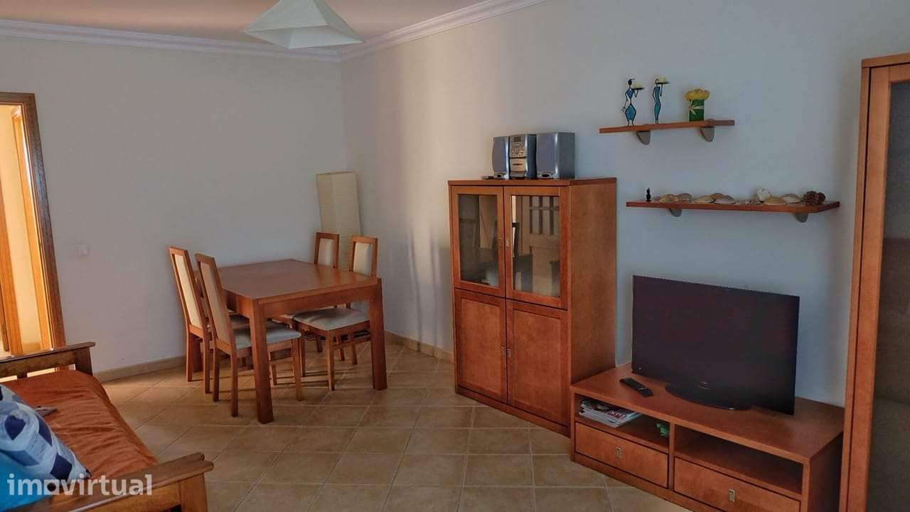 Apartamento T1 c/ lugar garagem / disponível 15 Out 26 a 15 Jun 27 - Grande imagem: 4/5