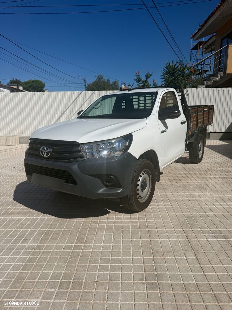 Toyota Hilux 2.4 D-4D 2WD CE CM - 1