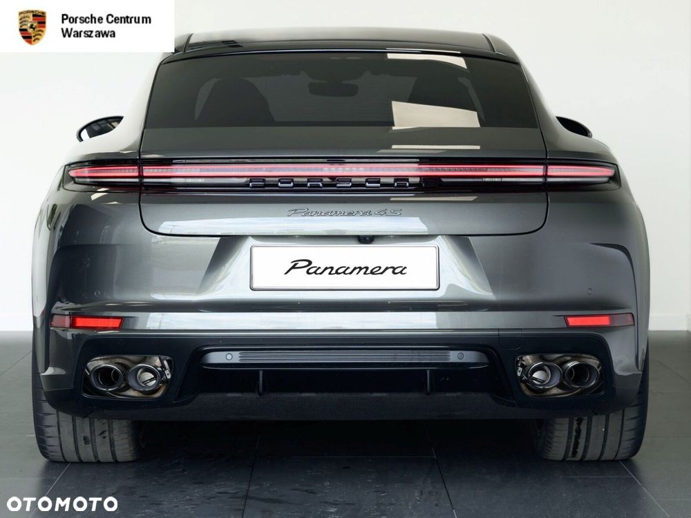 Porsche Panamera - 4