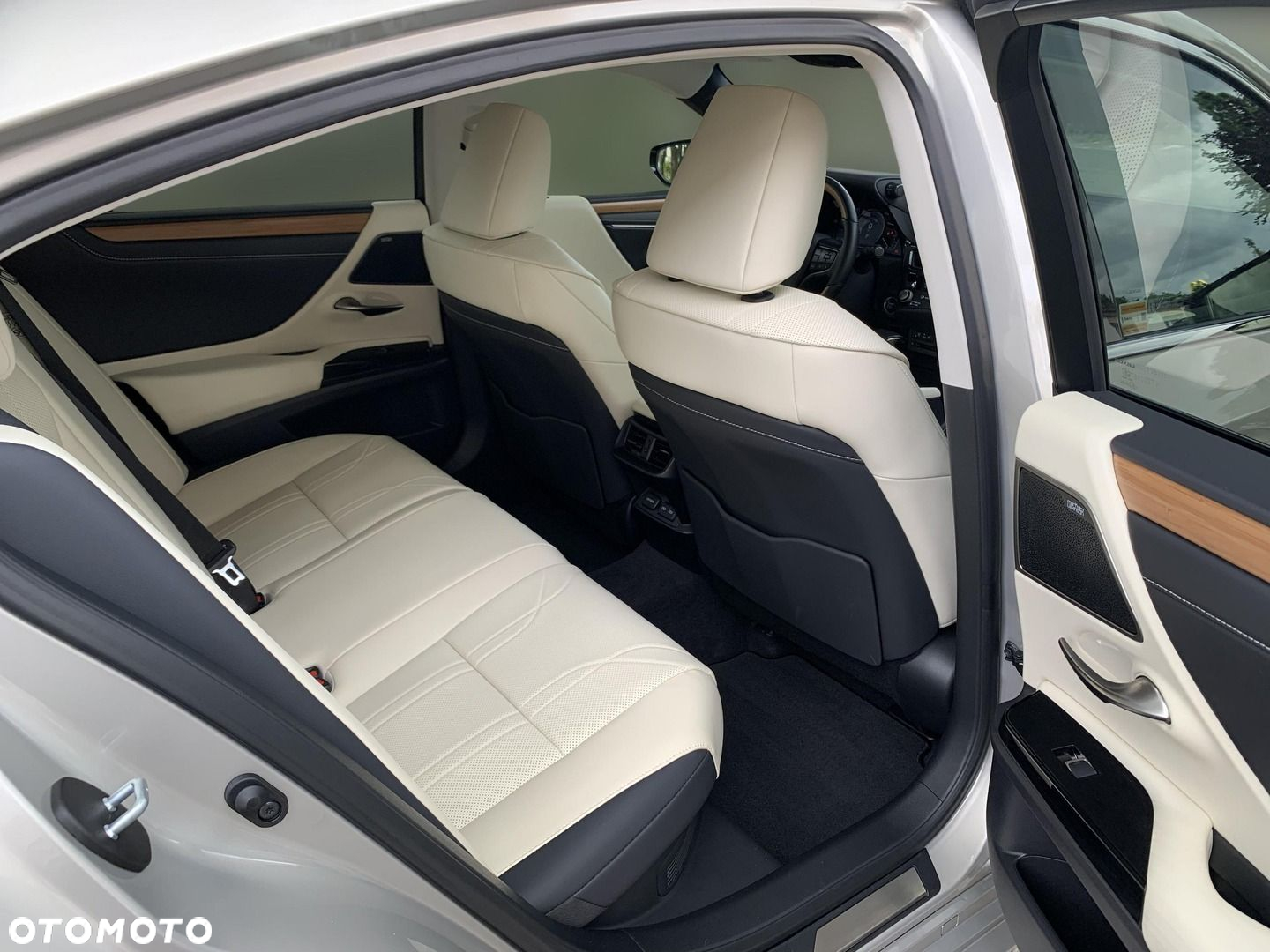 Lexus ES - 13