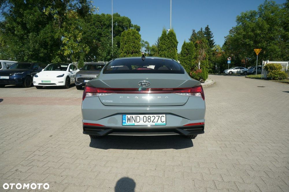 Hyundai Elantra - 7