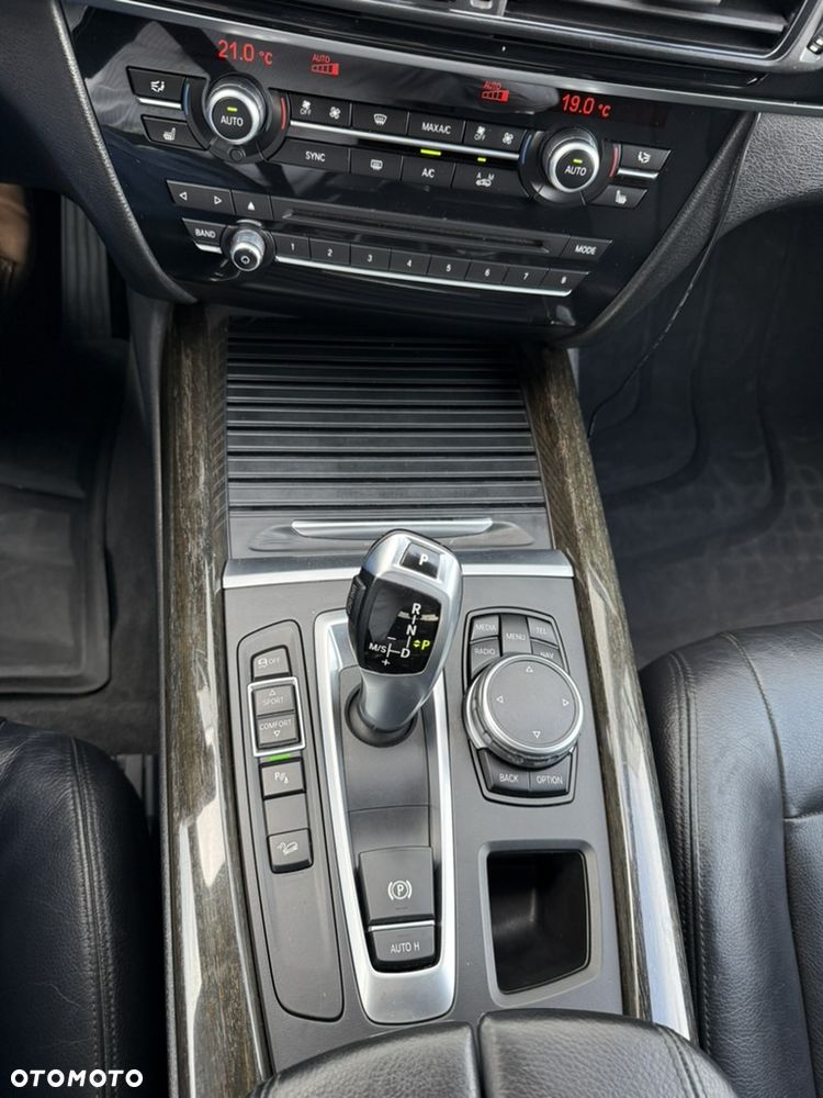 BMW X5 xDrive35i - 23