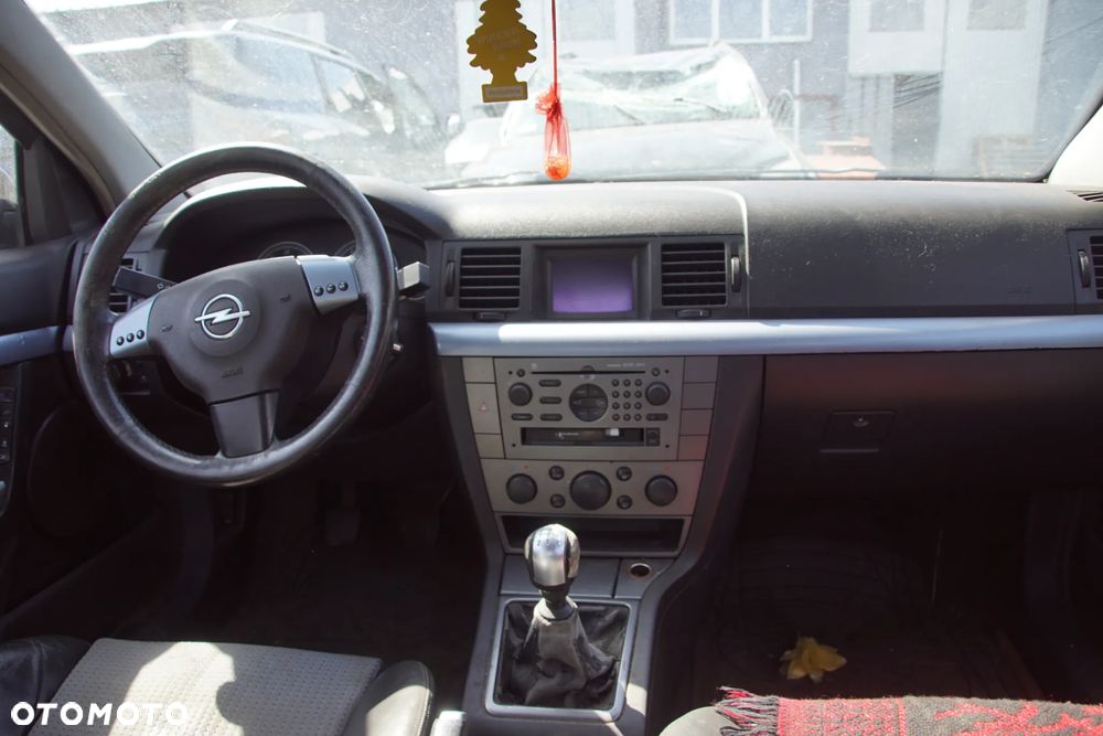 Auto na części - Opel Vectra C 2.2 DTI 125 KM Y22DTR F35 36U 2002R Silnik Skrzynia Drzwi Maska Błotnik Klapa Zderzak Lampa Klamka Lusterko Szyba Deska Kokpit Sterownik Moduł Czujnik Licznik Wyświetlacz Panel Kierownica - 18