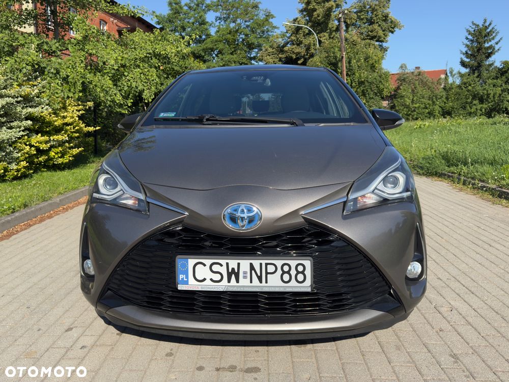 Toyota Yaris Hybrid 100 Selection Platinum - 2