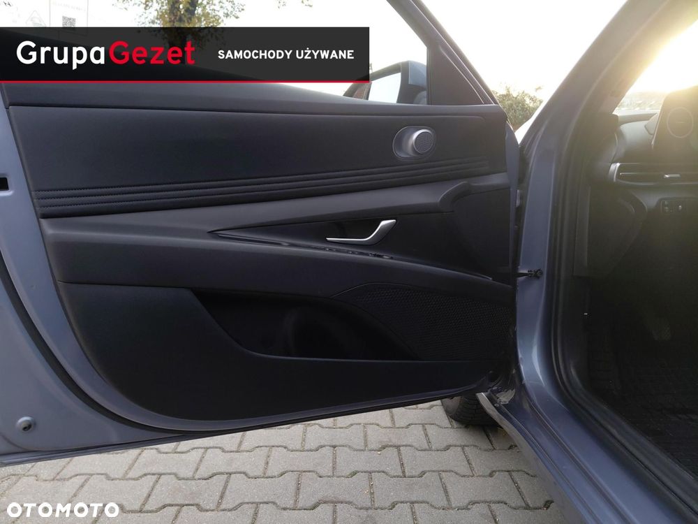 Hyundai Elantra - 10