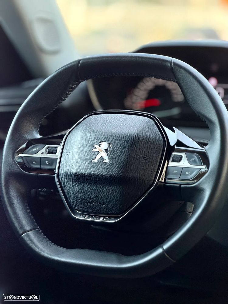 Peugeot 2008 1.2 PureTech Allure - 31