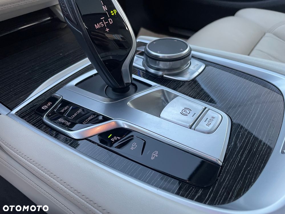 BMW Seria 7 730d xDrive - 39