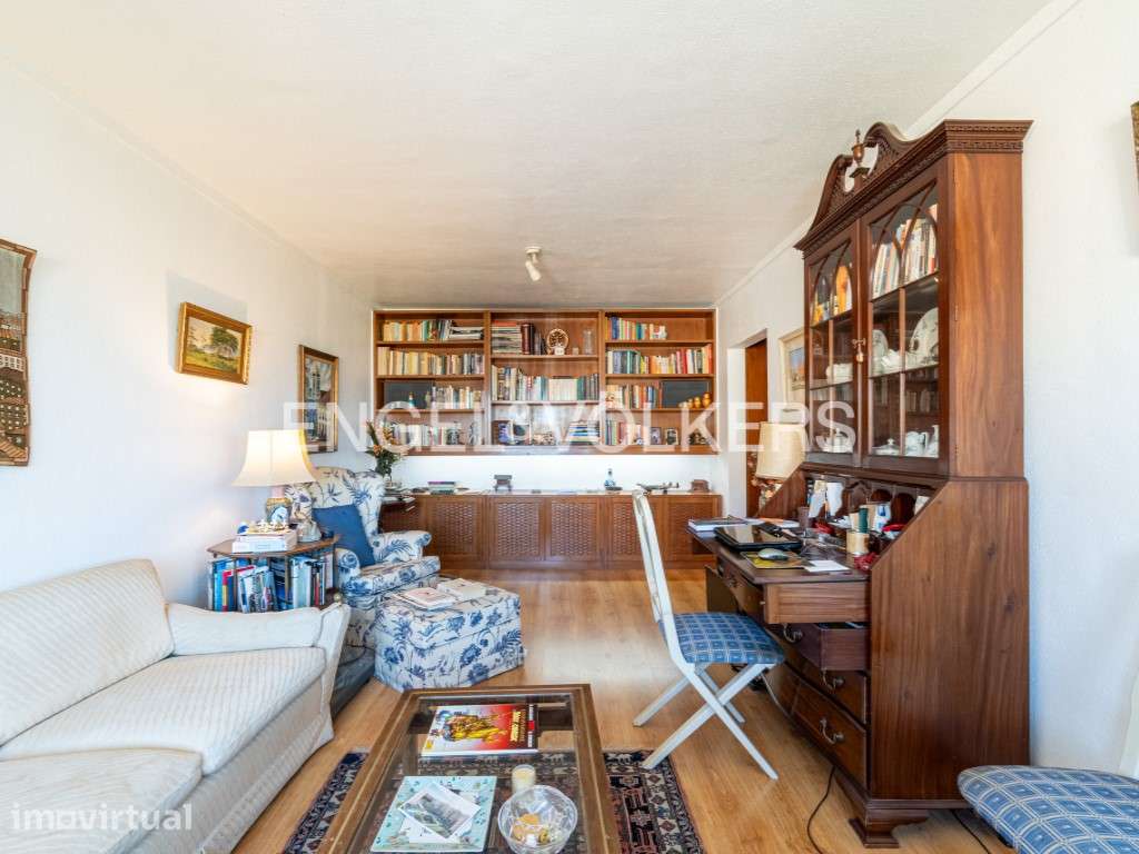 T2 na Quinta do Lambert com Garagem, Arrecadação e Excelente Luz Na... - Grande imagem: 3/26