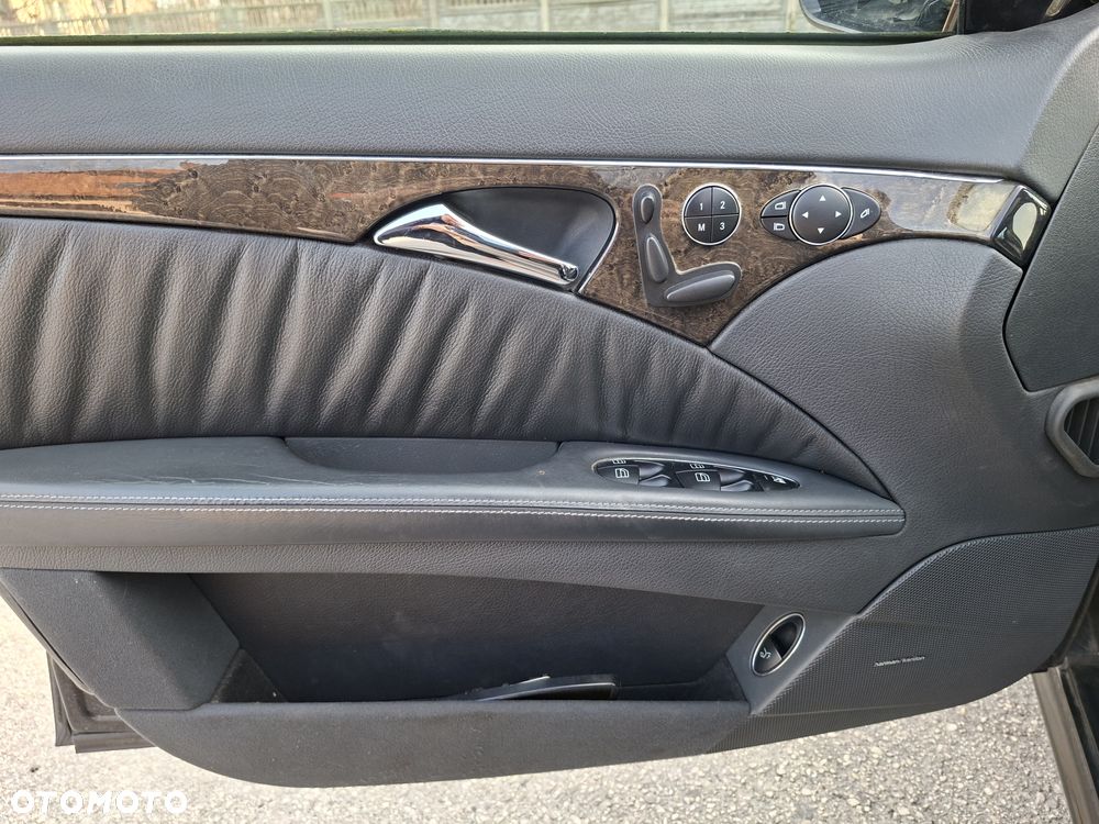 Mercedes-Benz Klasa E 55 AMG Automatik - 20