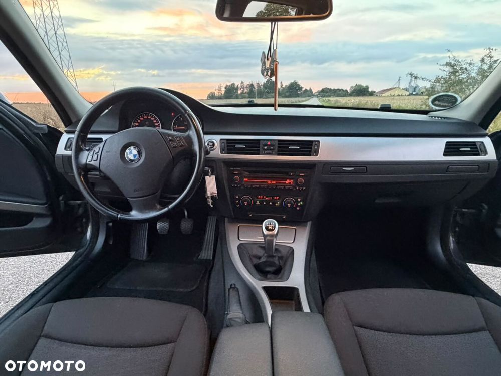 BMW Seria 3 320d - 16