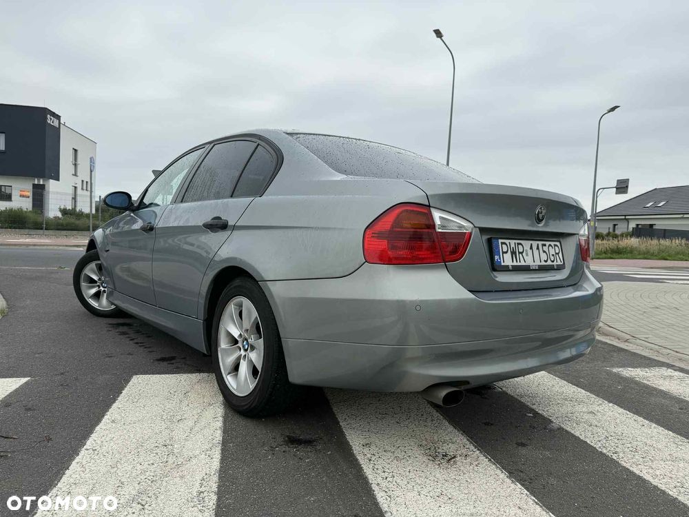 BMW Seria 3 320i - 16