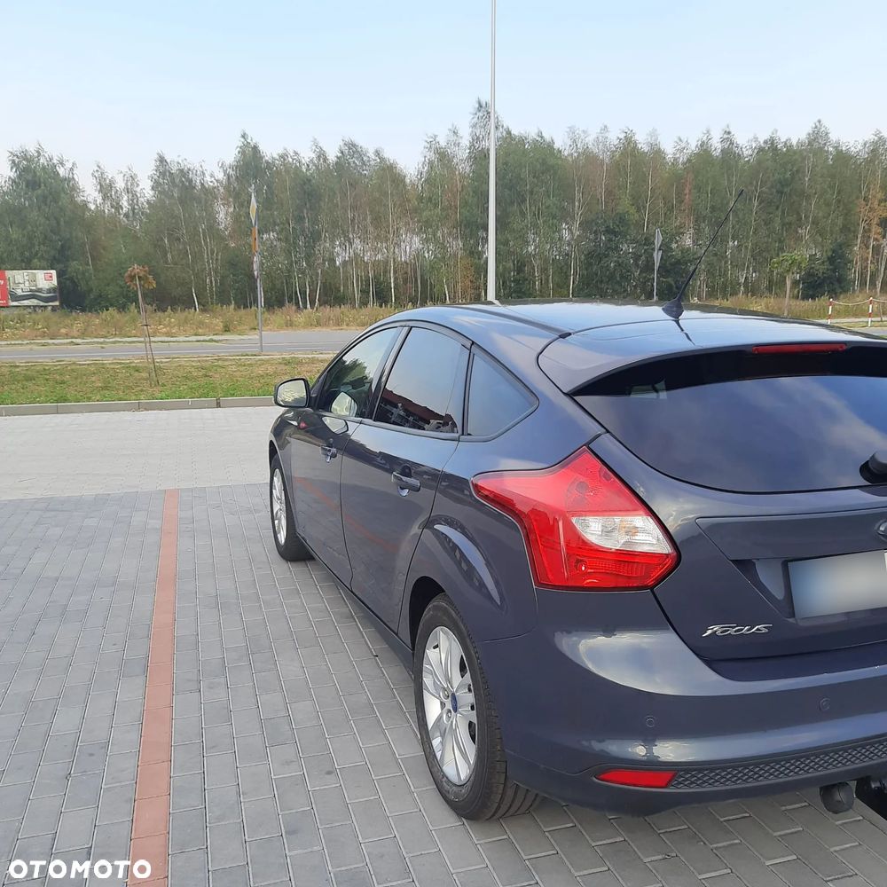 Ford Focus 1.6 Ambiente - 2