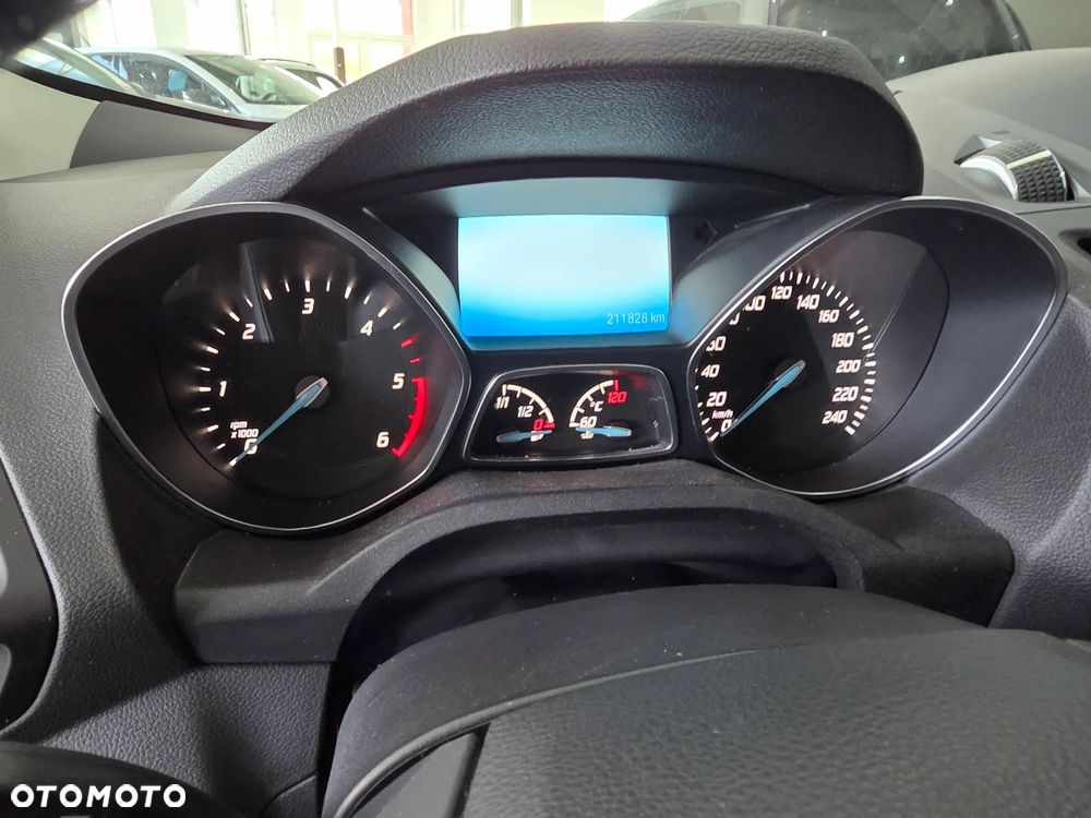 Ford Kuga - 10