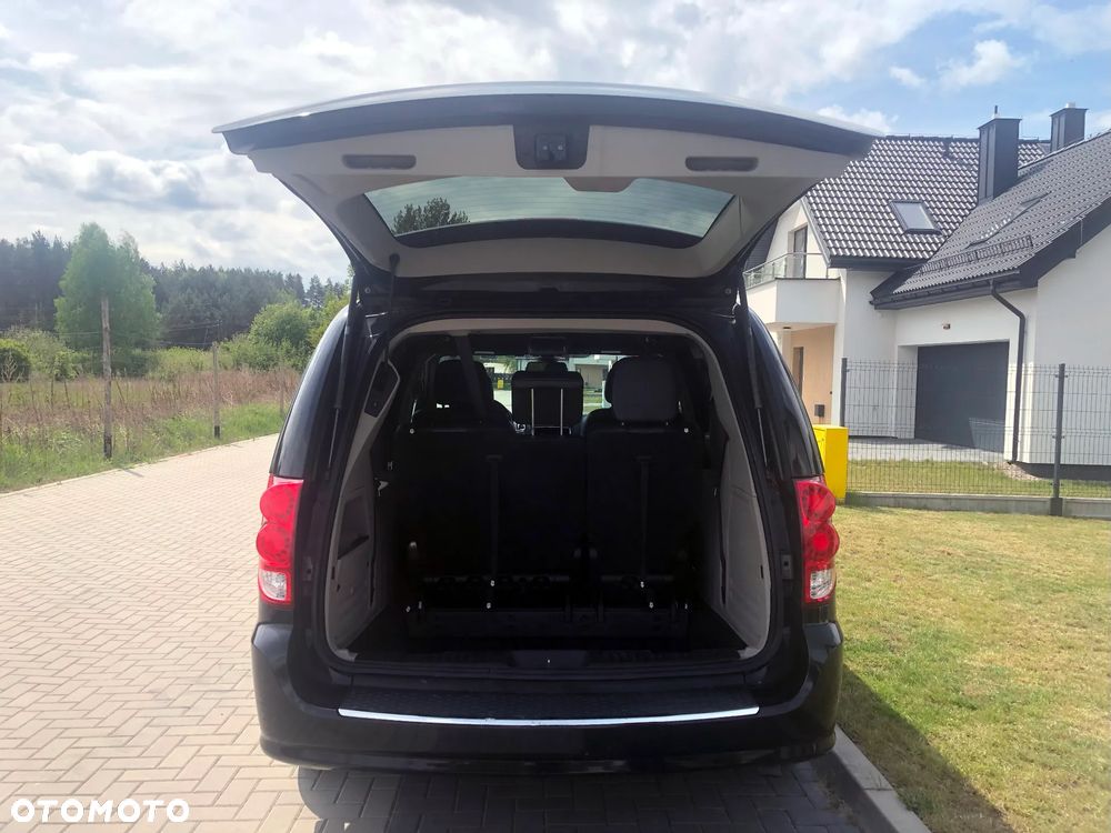 Dodge Grand Caravan - 9