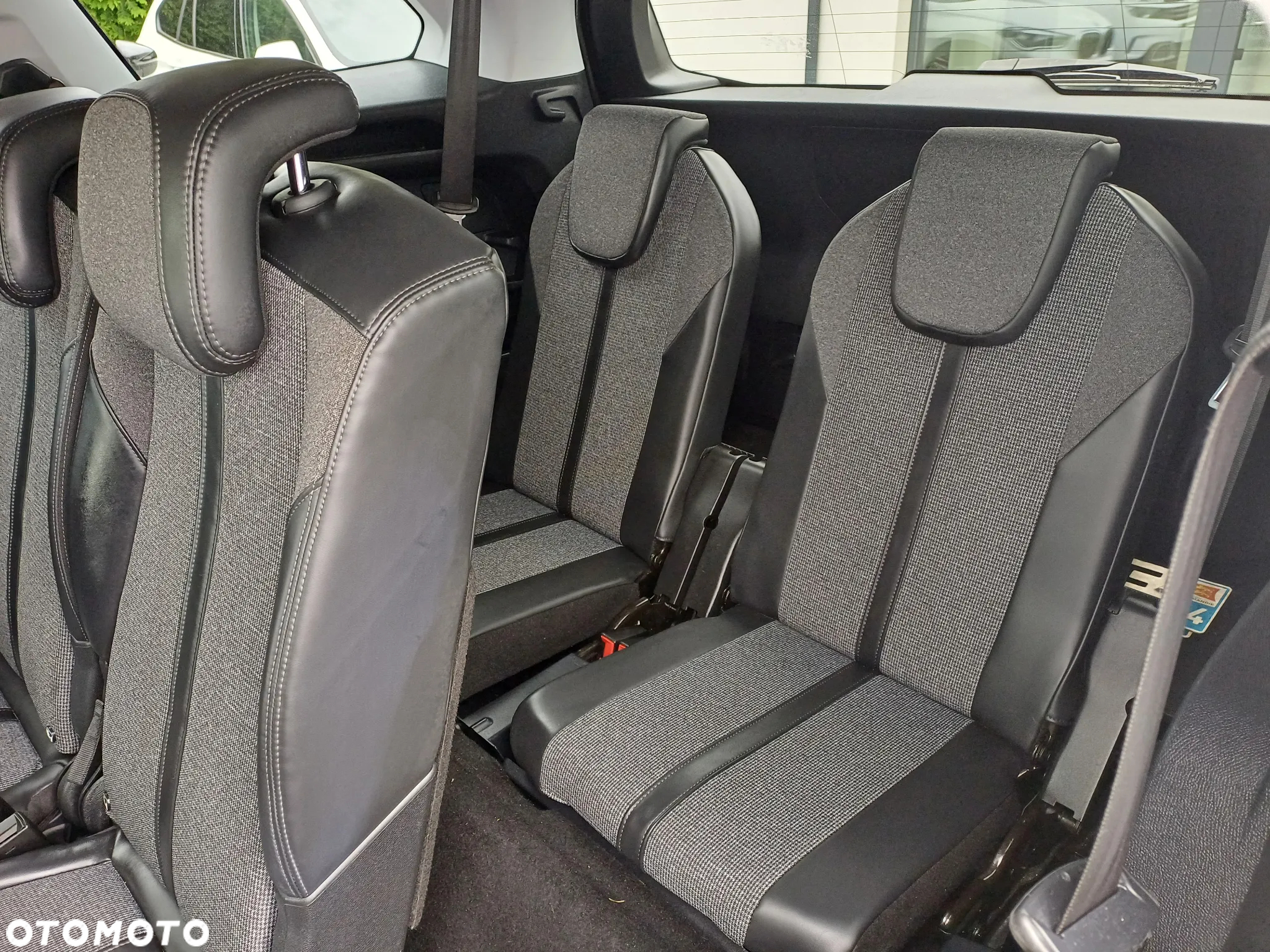 Peugeot 5008 1.2 PureTech Allure S&S - 17