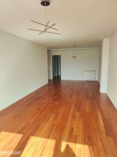 Apartamento Renovado T2 Avenida Bessa - 2 lugares garagem - Grande imagem: 3/12