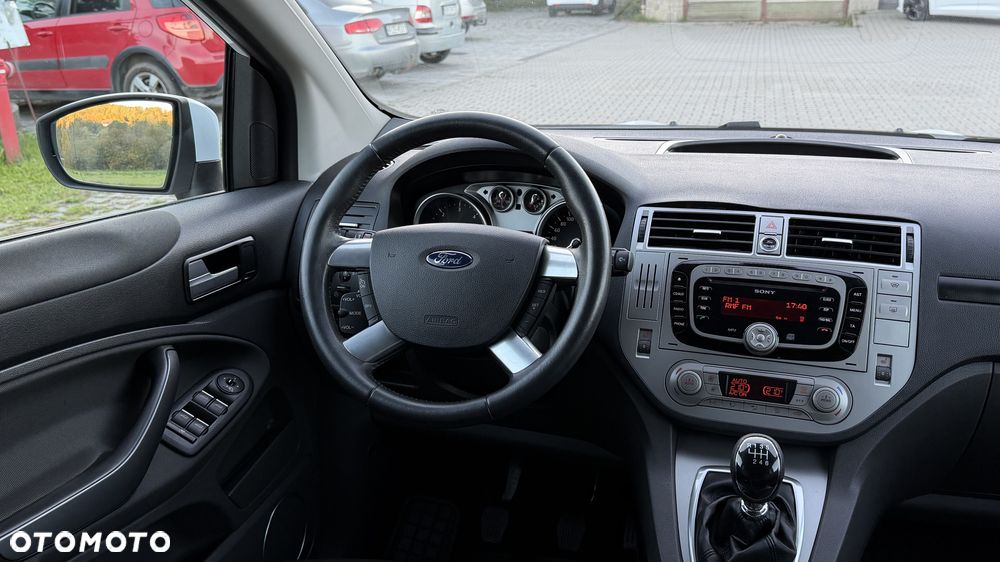 Ford Kuga 2.0 TDCi 4x4 Titanium - 26