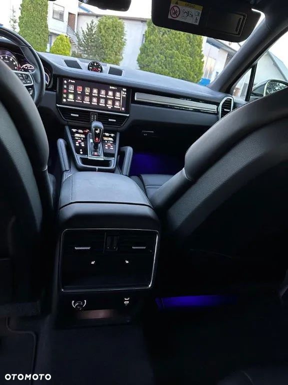 Porsche Cayenne Coupe Platinum Edition - 13