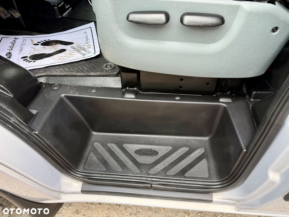 Ford Transit - 13