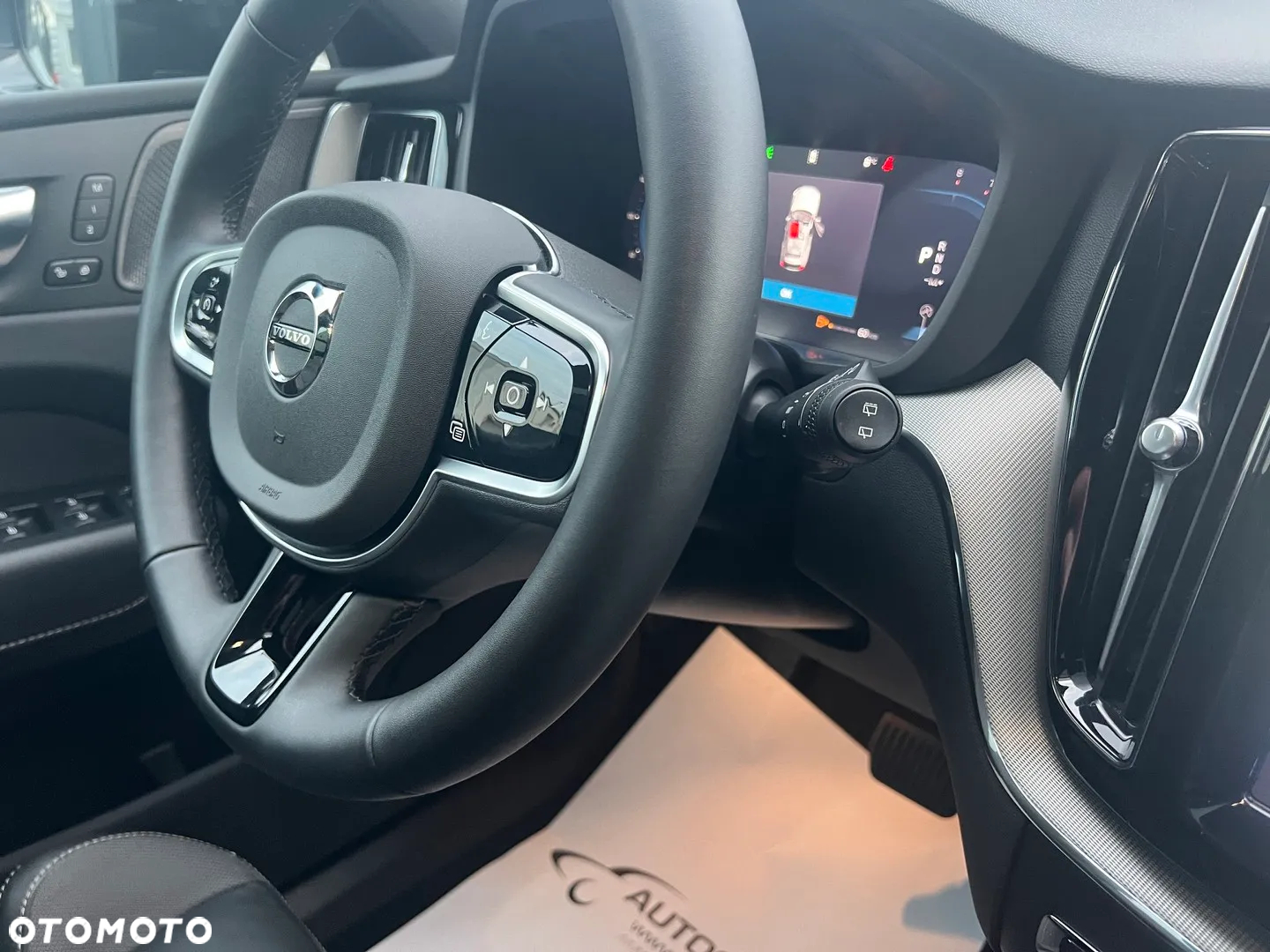 Volvo XC 60 B5 B AWD Plus Black Edition - 16