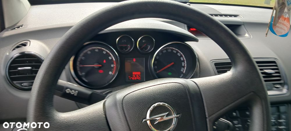 Opel Meriva - 13