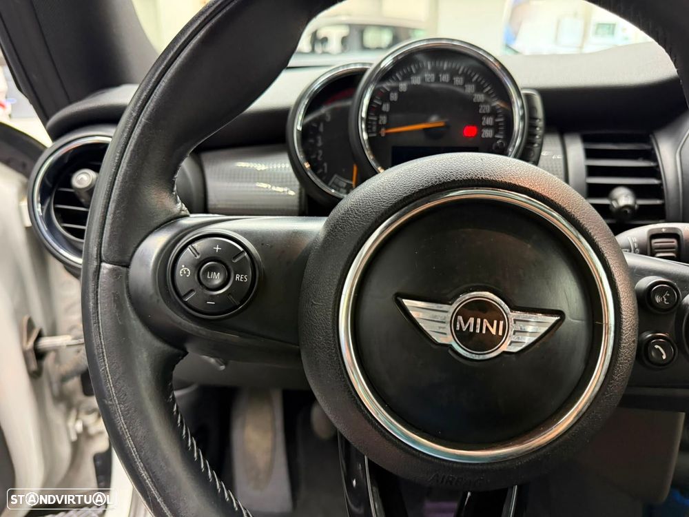 MINI 3 Portas Cooper D Auto - 14