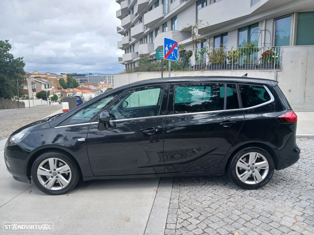 Opel Zafira 1.6 CDTi Executive — fotografia 28