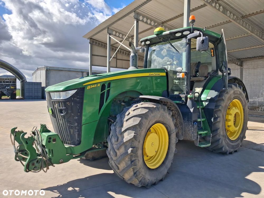 John Deere 8345R - 1