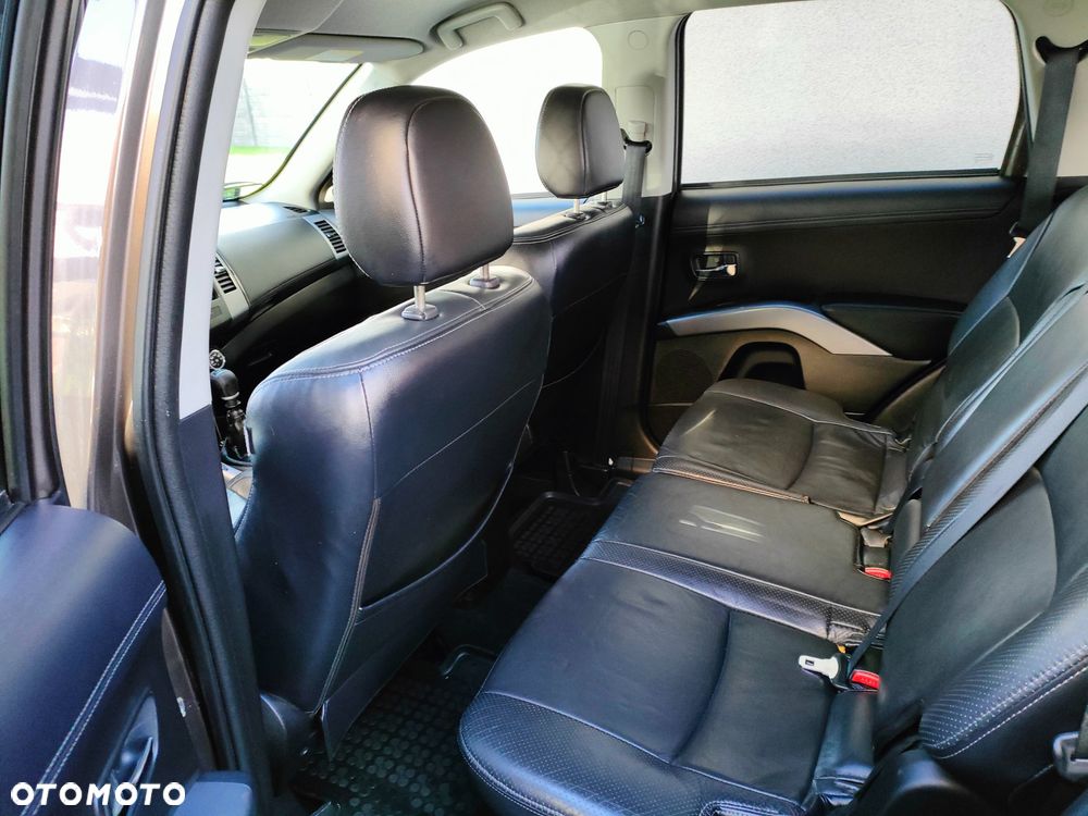 Mitsubishi Outlander - 18