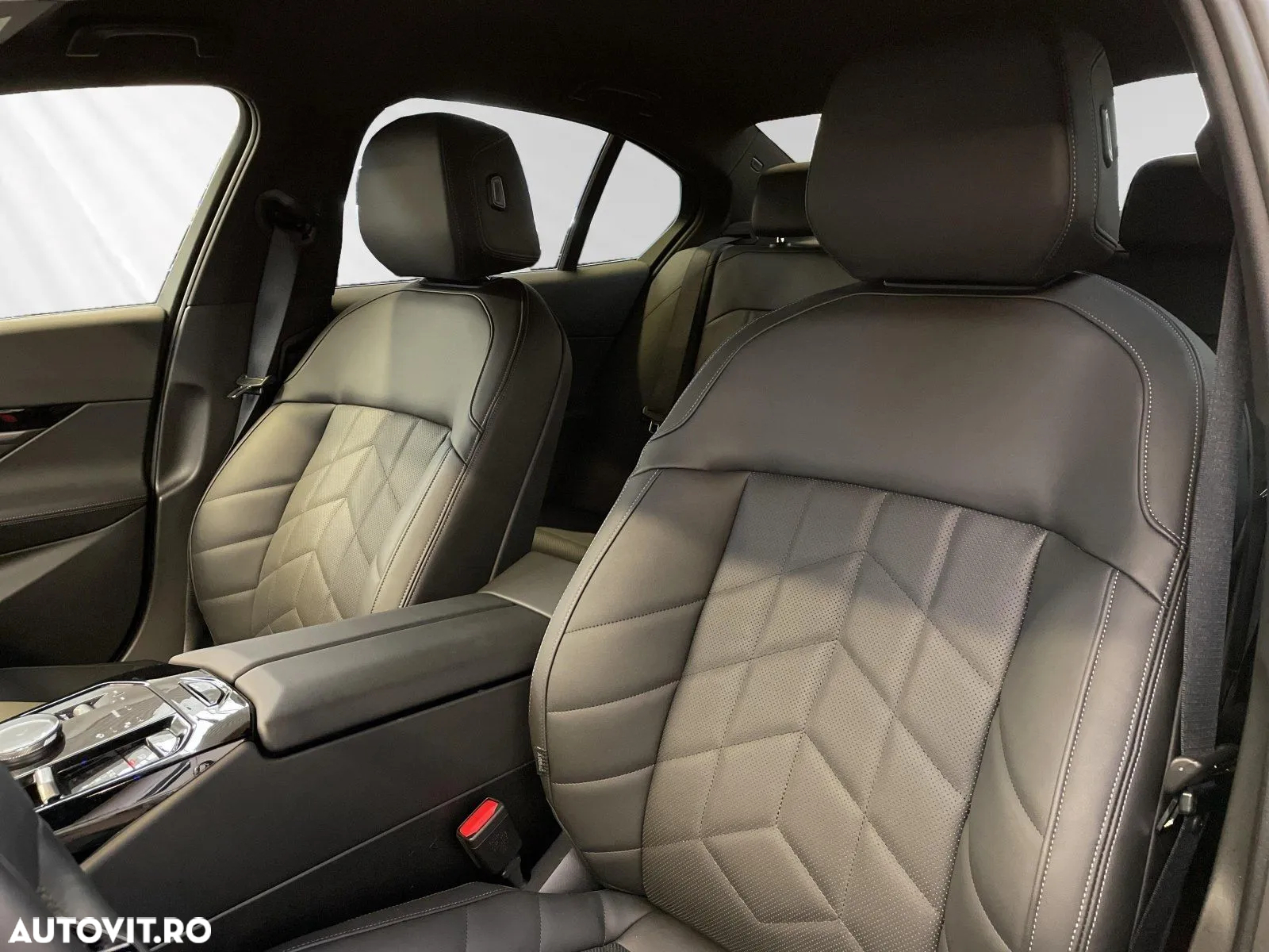 BMW Seria 5 520d xDrive AT MHEV - 10
