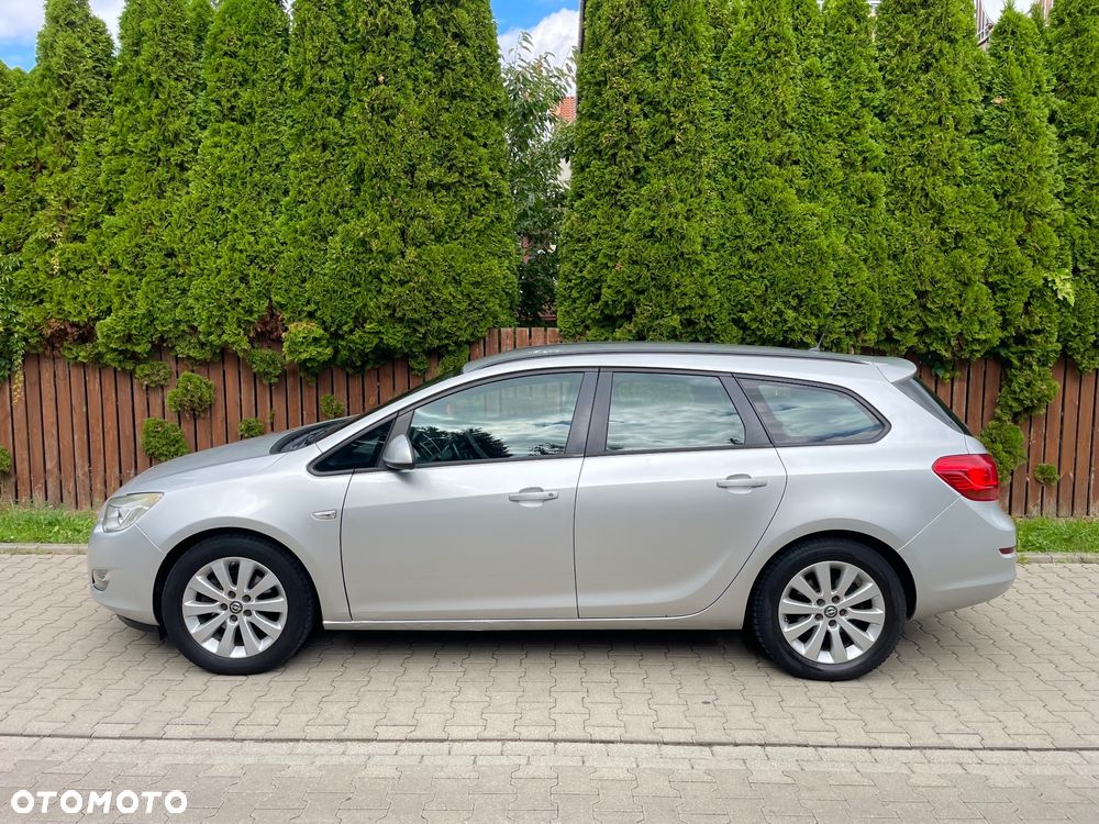 Opel Astra 2012 photo 5