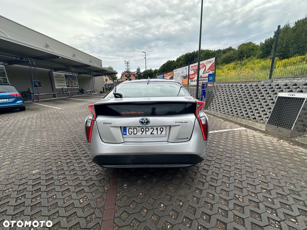 Toyota Prius 1.8 Hybrid Premium - 6