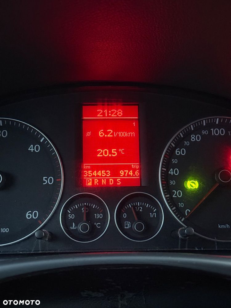 Volkswagen Touran 1.9 TDI Basis DSG - 21