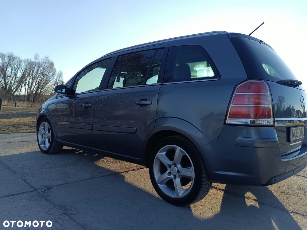 Opel Zafira 1.9 CDTI Cosmo - 3