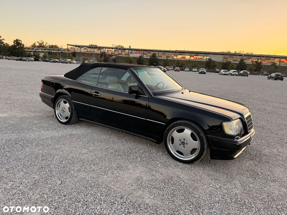 Mercedes-Benz Klasa E 320 - 23