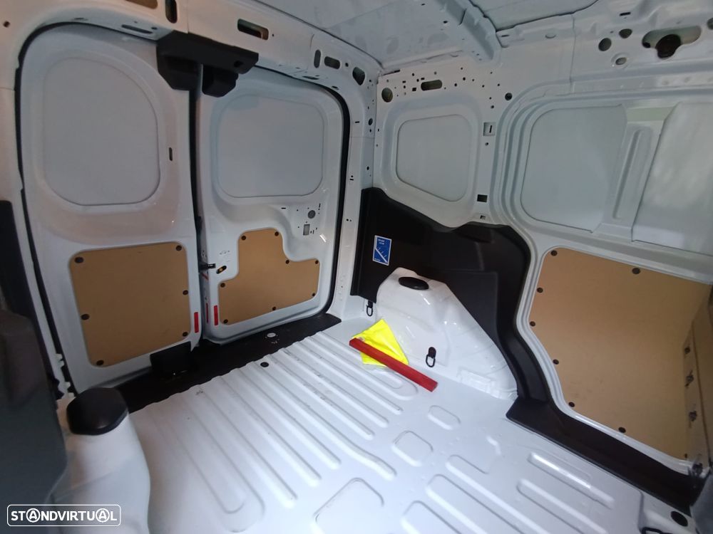 Ford Transit Courier - 24