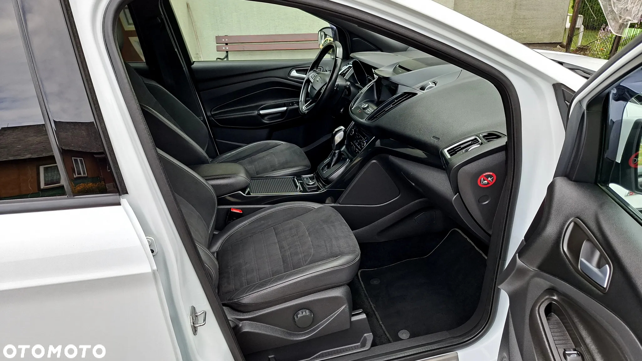 Ford Kuga 2.0 TDCi 4x4 ST-Line - 29