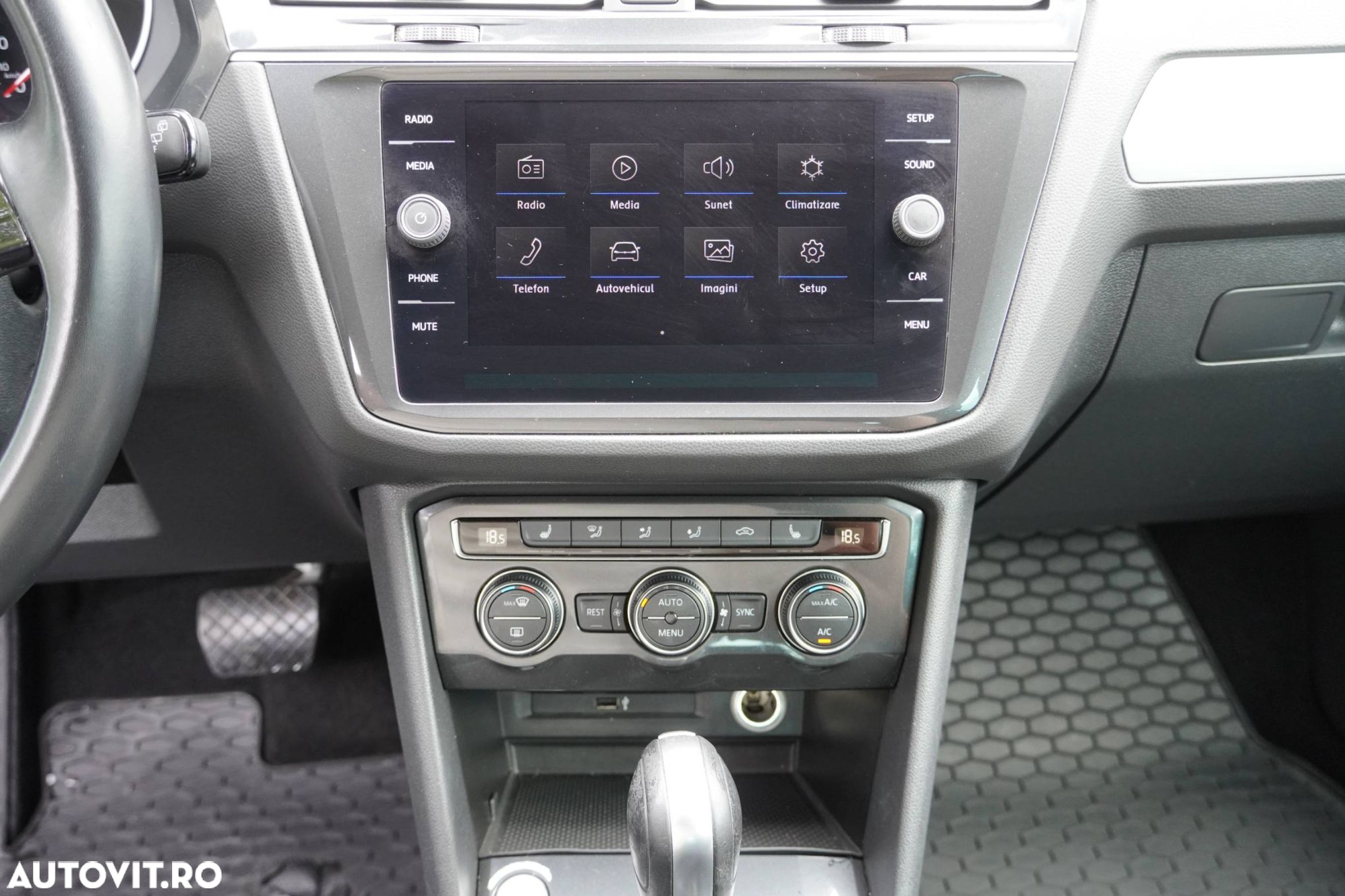 Volkswagen Tiguan - 22