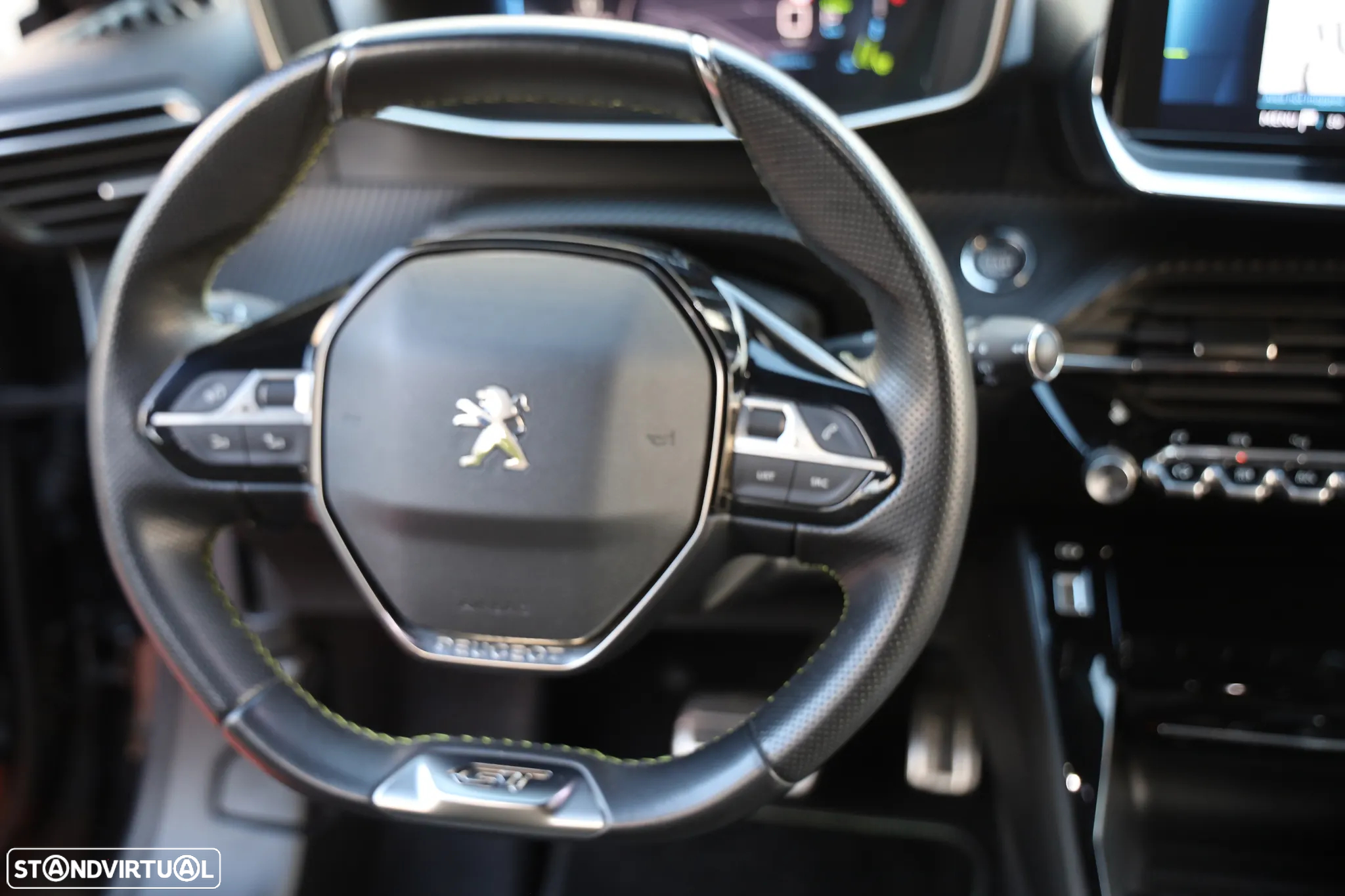 Peugeot e-2008 50 kWh GT - 31