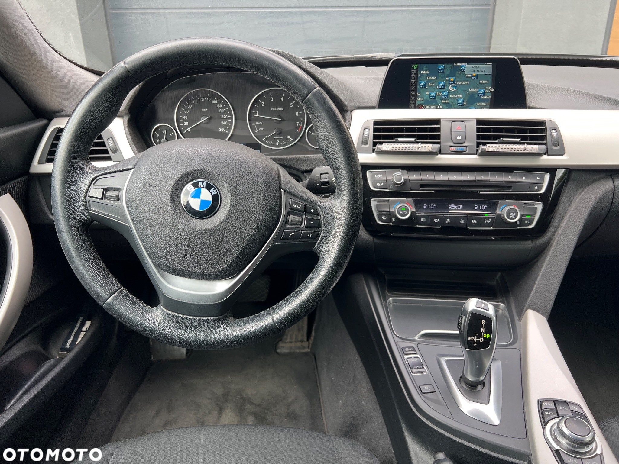 BMW Seria 3 320i - 15