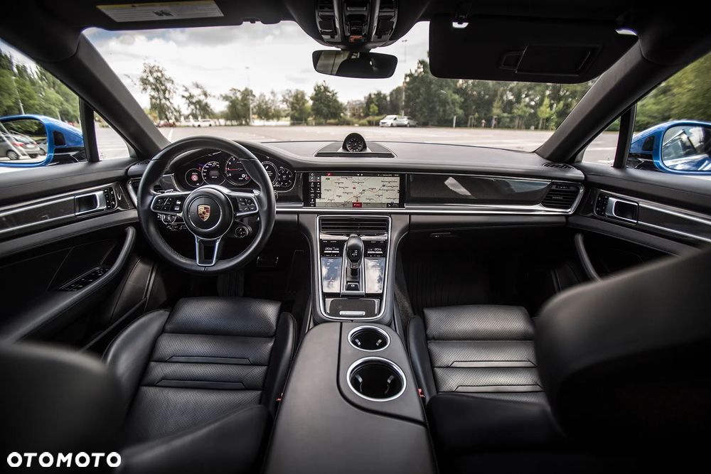 Porsche Panamera 4S - 37