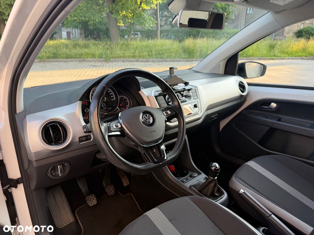 Volkswagen up! TSI high - 20