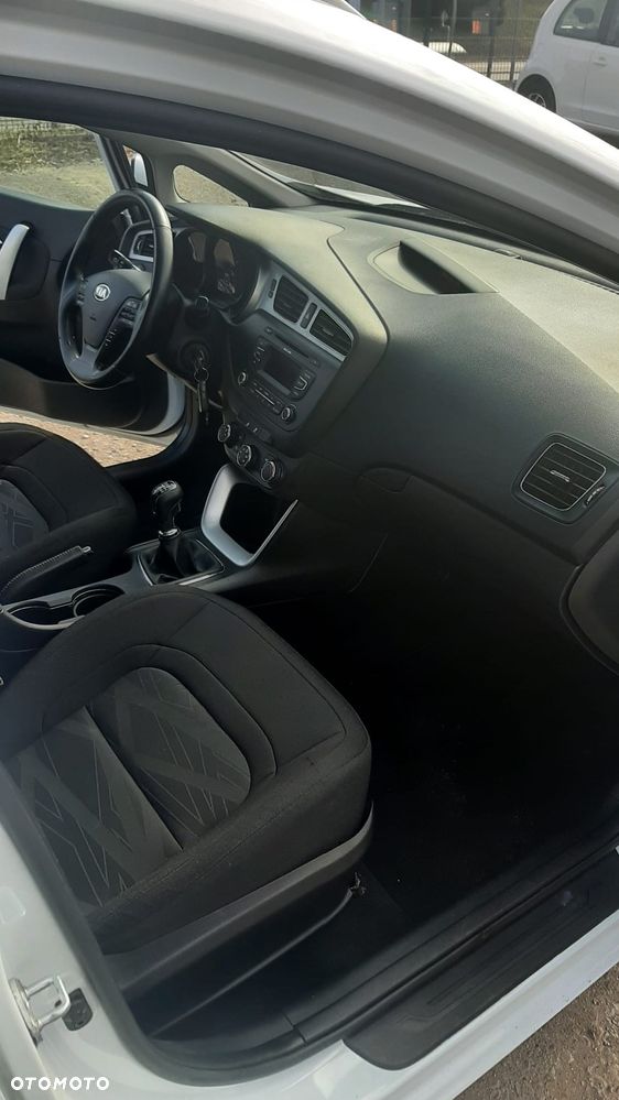 Kia Ceed 1.6 GDI Spirit - 14