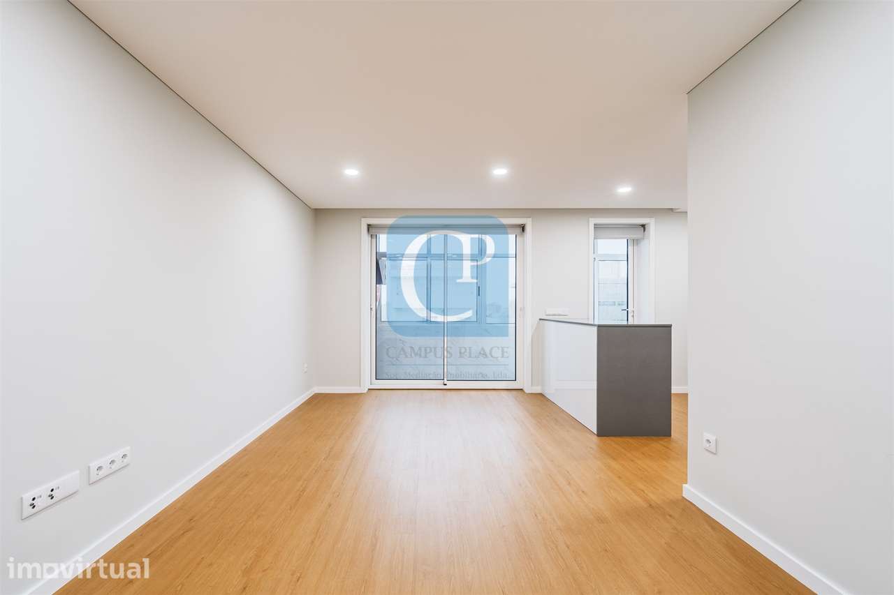 Apartamento T2 renovado e equipado à Avenida Fernão Magalhães - Grande imagem: 5/25
