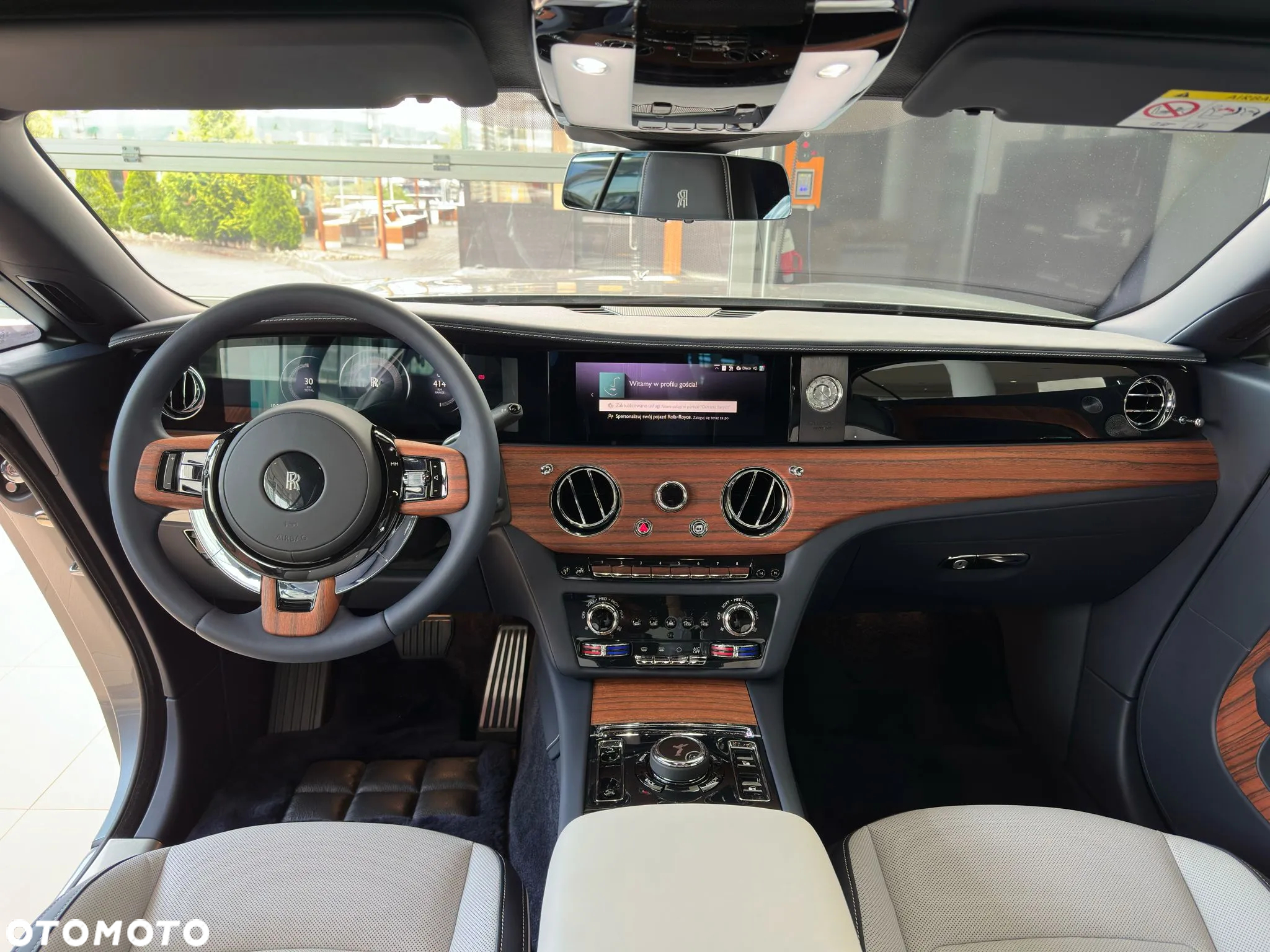 Rolls-Royce Spectre - 11