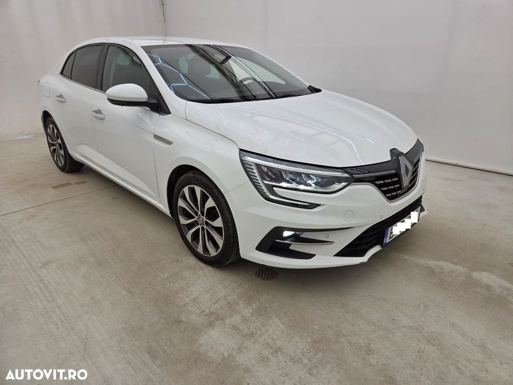 RENAULT Megane 2023 — imagine 2