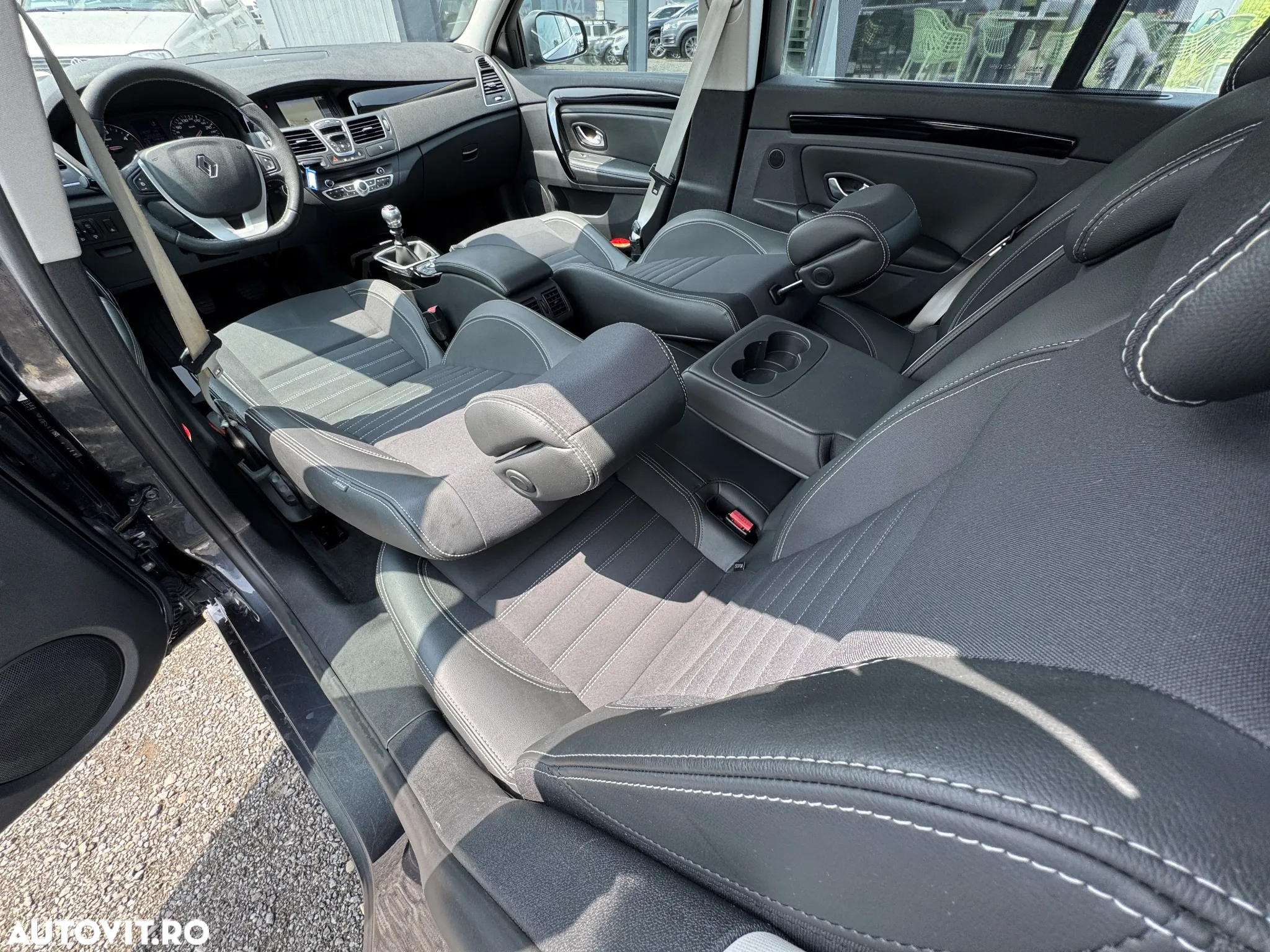 Renault Laguna dCi 110 FAP Bose Edition - 25