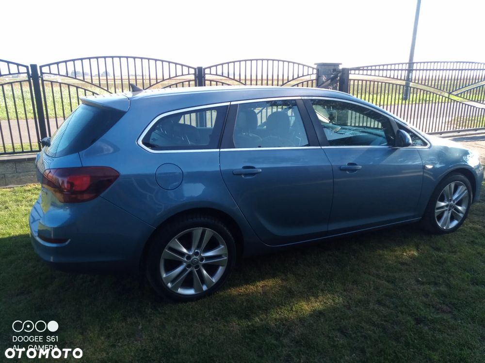 Opel Astra 1.4 Turbo Cosmo - 1