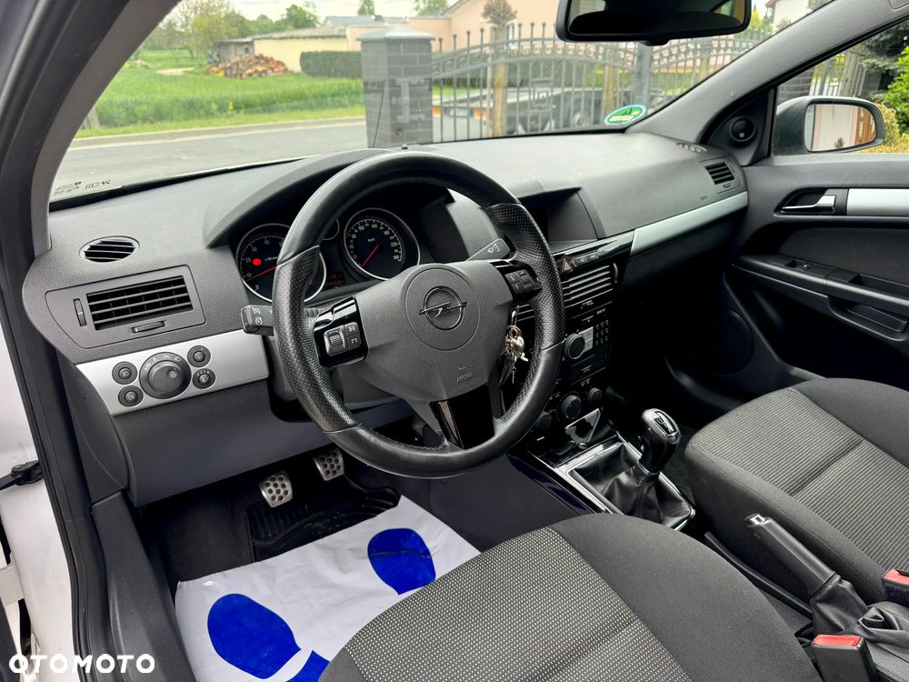 Opel Astra 1.6 Edition 111 Jahre - 18